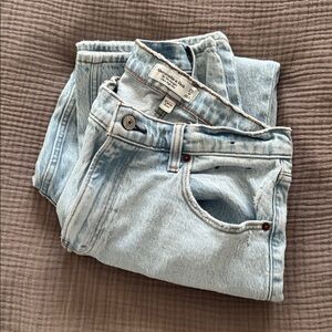 Abercrombie Ultra High Rise 90s Straight Jeans - Curve Love 29/8S
